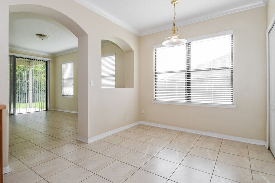 Building Photo - 703 Red Cedar Ct