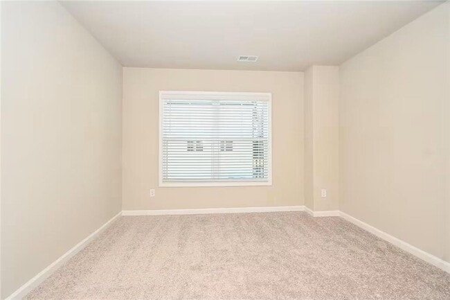 Building Photo - 806 Calvin Pk Dr