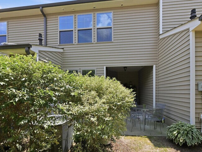 Building Photo - Lease OR Lease to Own