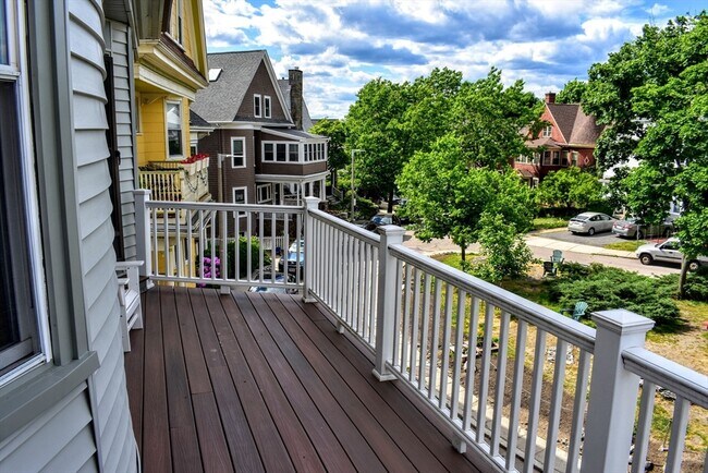 Building Photo - 43 Oakview Terrace