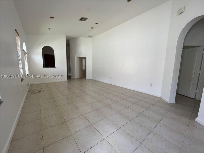 Building Photo - 2315 NE 37th Terrace