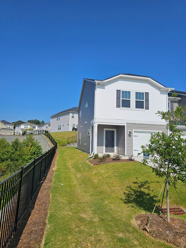 Building Photo - Brand New Cul-de-sac Townhome in Concord