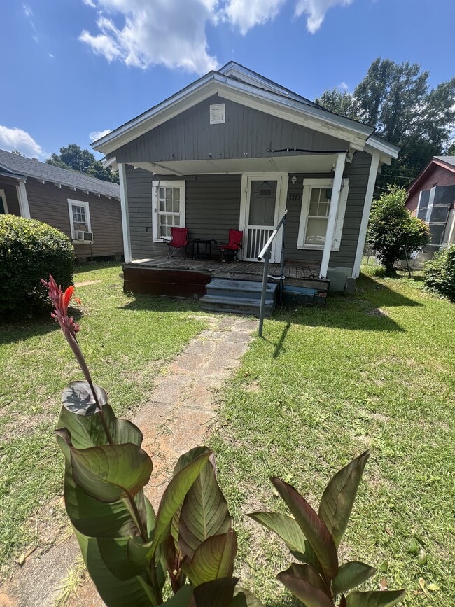 Building Photo - 1213 S Van Buren St