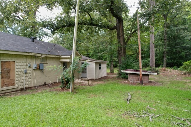 Building Photo - 194 Ouachita 54