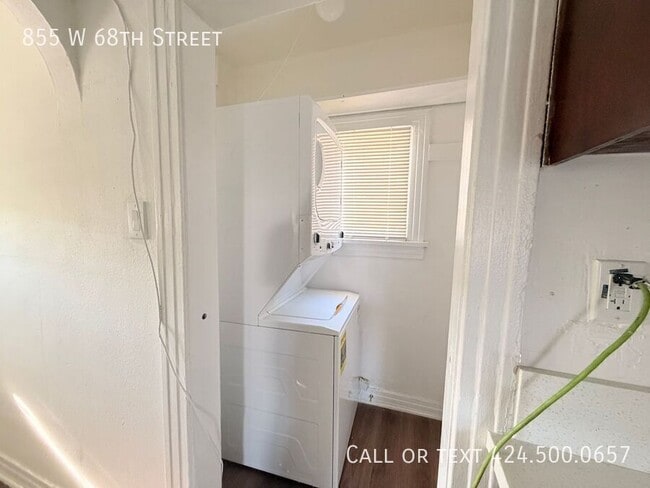 Building Photo - 855 W 68th St