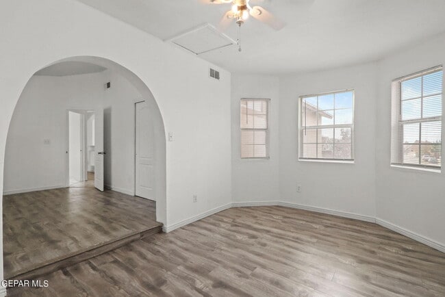 Building Photo - 636 Paseo Hermoso Dr