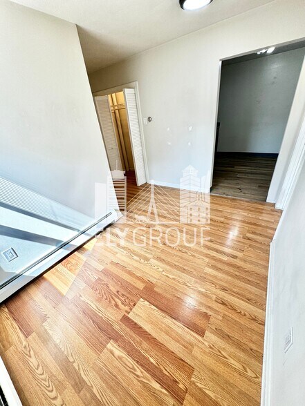 Building Photo - 8 Medford St