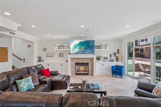 Building Photo - 6111 Seashore Dr