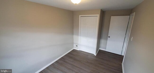 Building Photo - 2123 Jasmine Rd