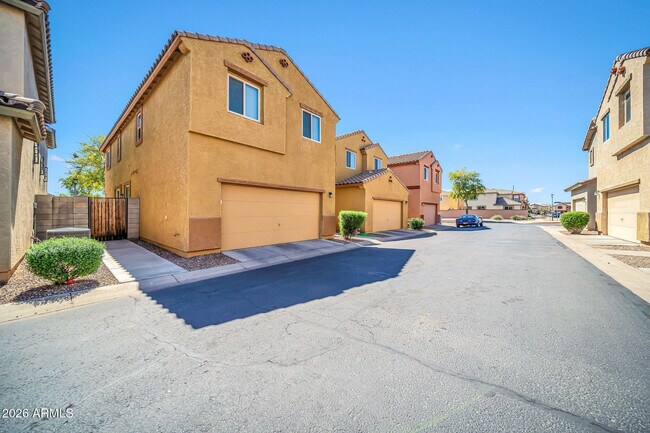 Building Photo - 7770 W Alvarado Rd