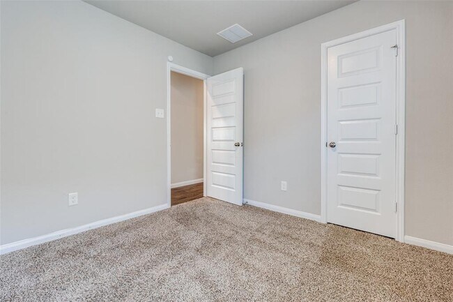 Building Photo - 13840 Green Heron Way