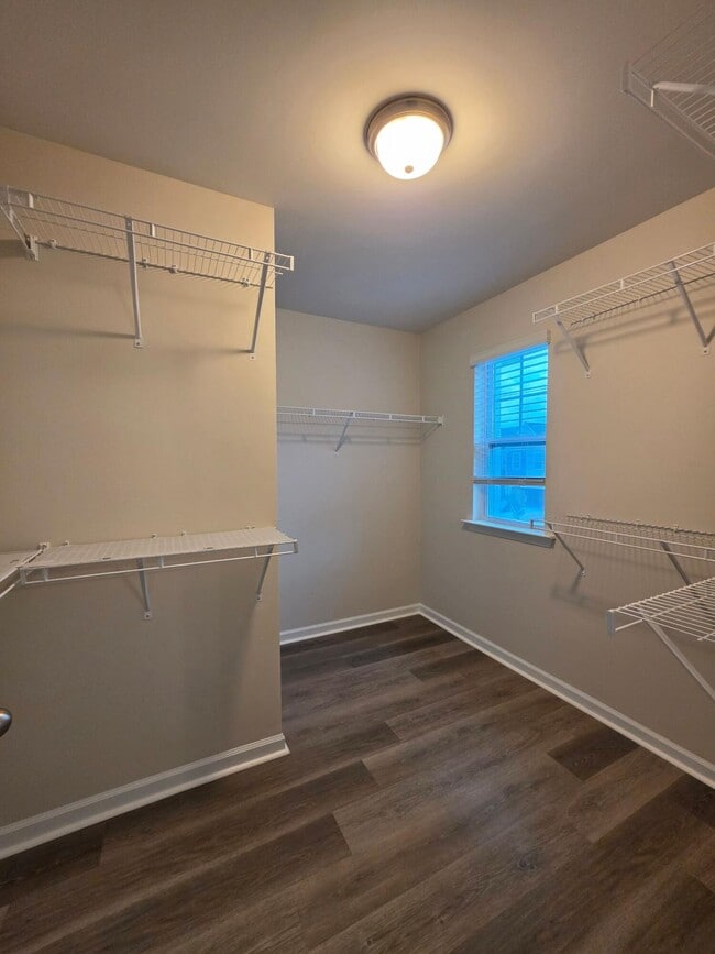 Building Photo - 2969 Old Field Rd