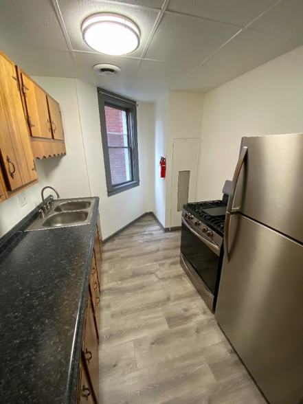 Building Photo - 420 High St