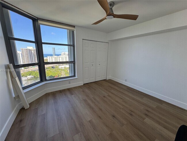 Building Photo - 3530 Mystic Pointe Dr