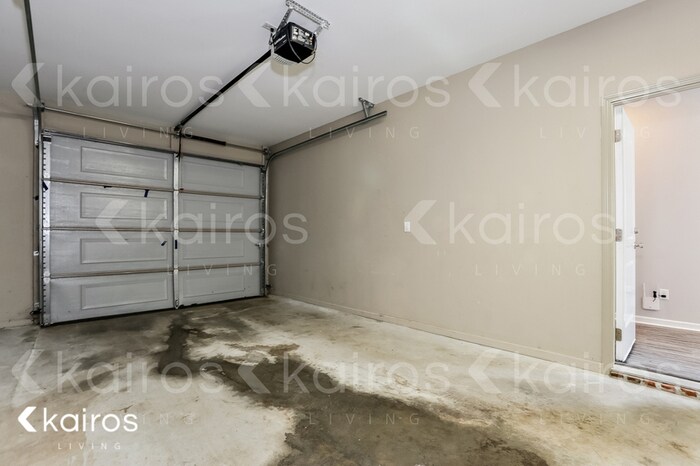 Building Photo - 1918 Perry St