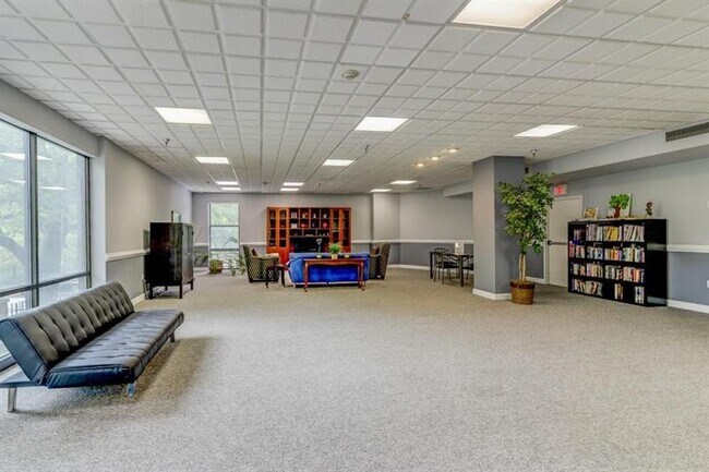 Building Photo - 385 Ralph McGill Blvd NE