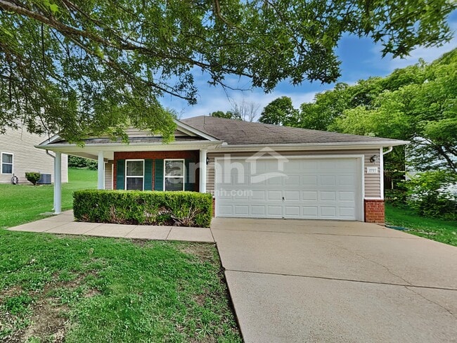 Primary Photo - 2727 Sutherland Dr