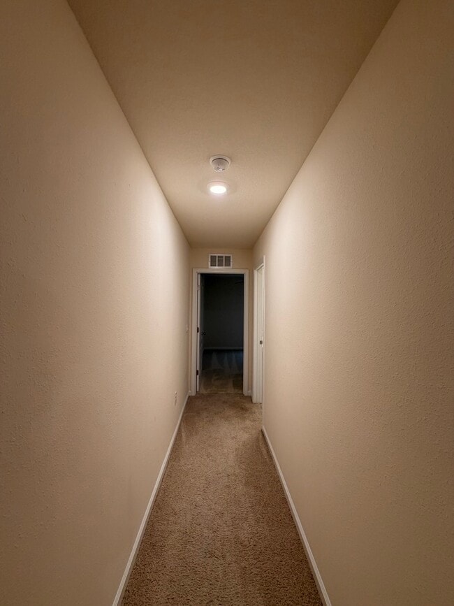 Building Photo - 131 Pomona Wy