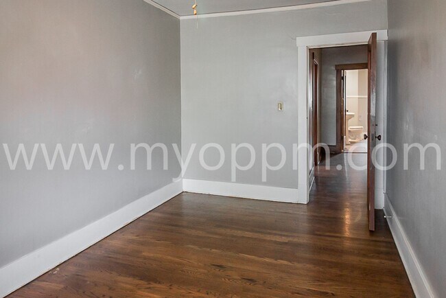Building Photo - Beautiful 3 Bedroom Apartment | Downtown Benson