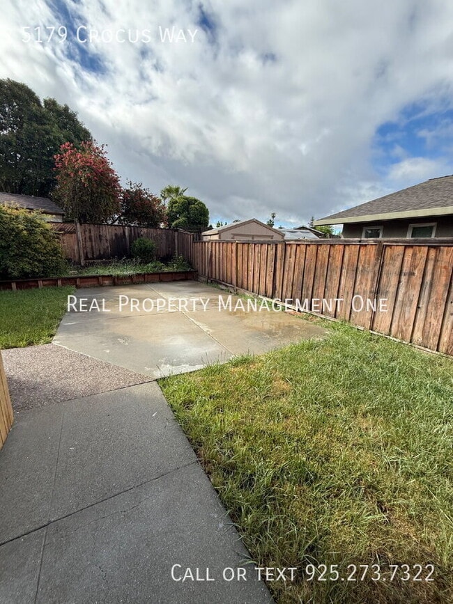 Building Photo - 5179 Crocus Way