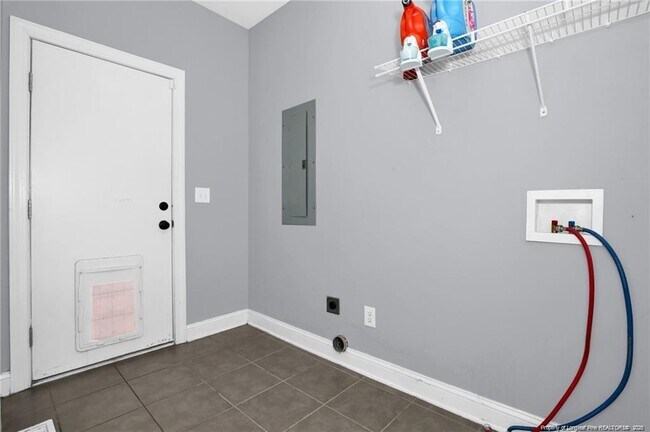 Building Photo - 427 W Summerchase Dr