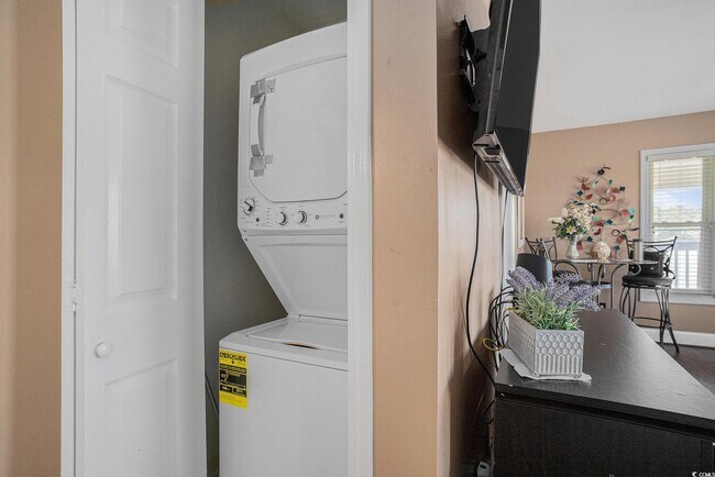 Building Photo - 4314 S Ocean Blvd