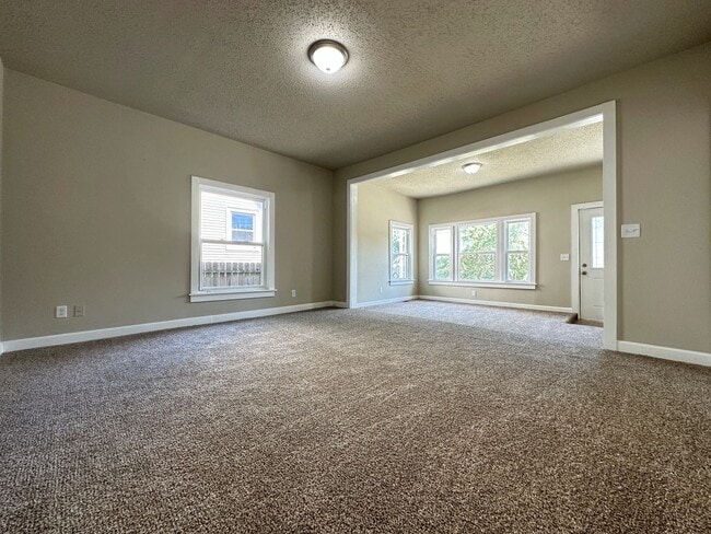 Building Photo - Updated 3 Bedroom 1,800 SQFT Home for Rent