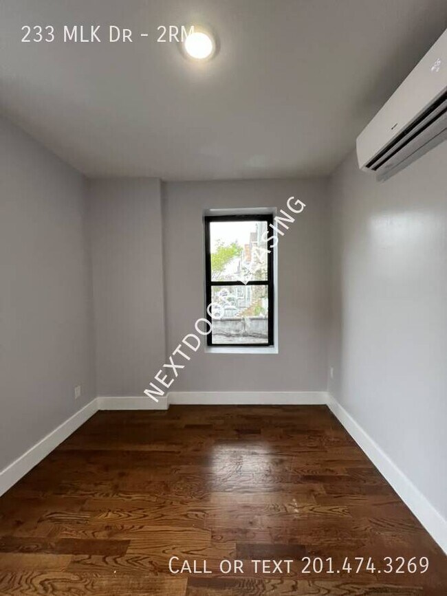 Building Photo - 233 MLK Dr-2RM