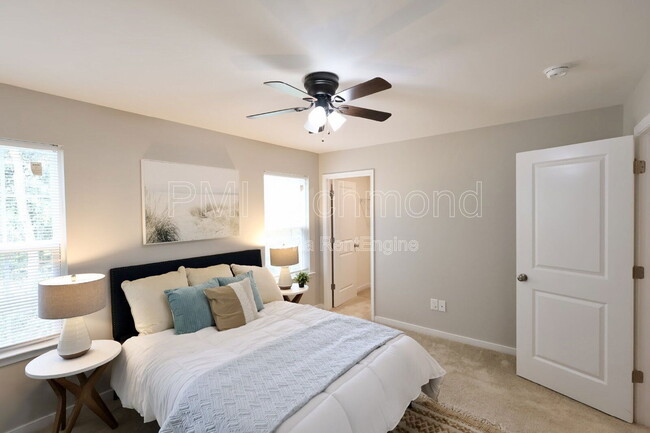 Building Photo - 1502 Stonewall Manor Dr