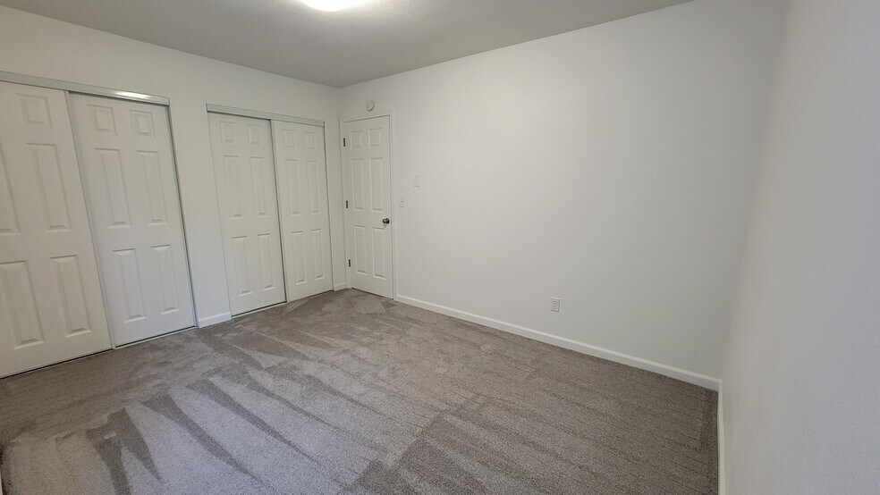 Building Photo - 1109 Wildrose Ct