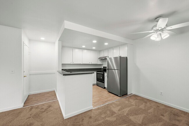 Building Photo - Mission Valley 1 BR/1 BA Condominium at Ra...