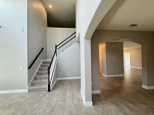 Building Photo - Available NOW!  Incredible, SPACIOUS 5 Bed...