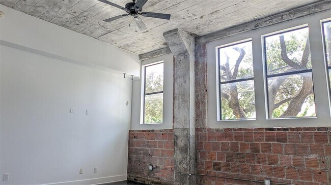 Building Photo - 2323 Polk St