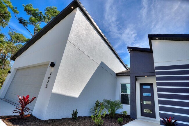 Building Photo - Deposit-Free! Get $1,000 OFF your first mo...