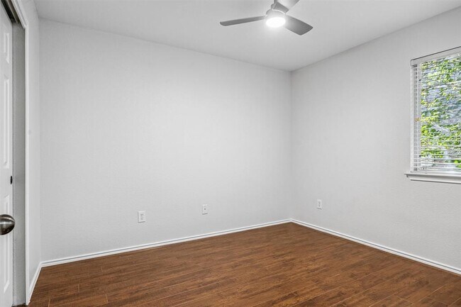 Building Photo - 437 Sweet Leaf Ln