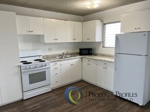 Building Photo - Puuhale Gardens 2 bedroom 1 bath apartment...