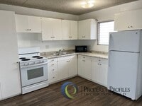 Building Photo - Puuhale Gardens 2 bedroom 1 bath apartment...