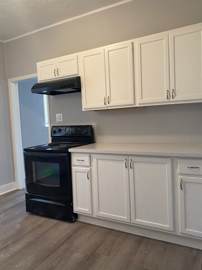 Building Photo - 1409 9th St