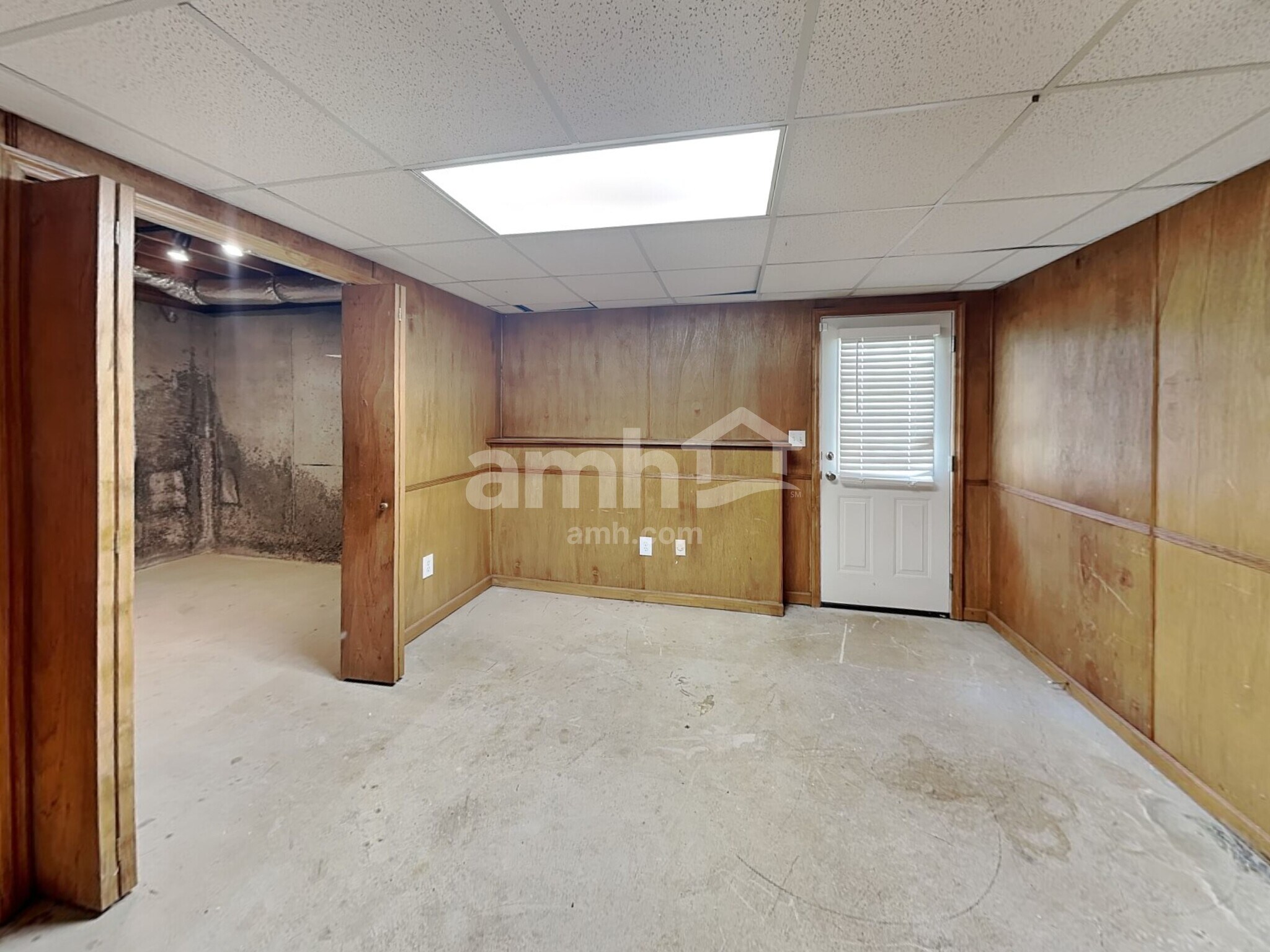 Building Photo - 1555 Brentwood Dr