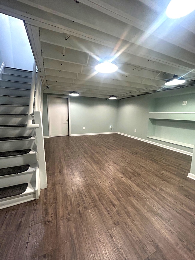 Building Photo - 703 Walnut Ridge Dr