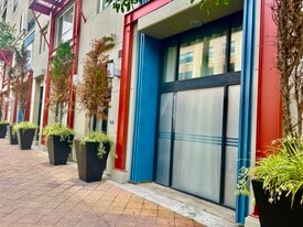 Building Photo - 300 E 4th St