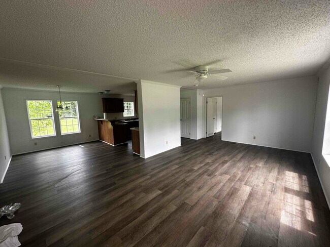 Building Photo - 1120 Spring Garden Rd