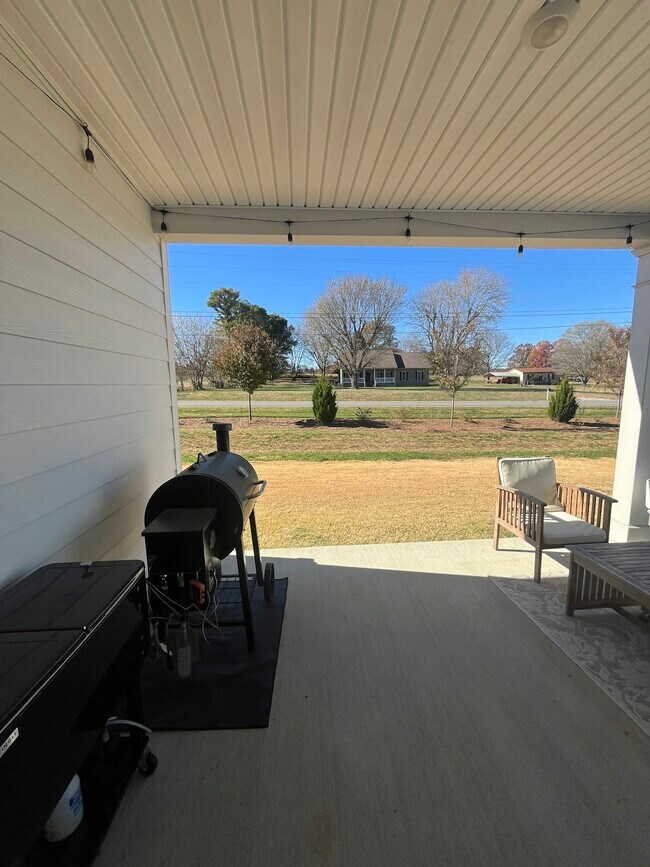 Building Photo - 2370 Quinn Dr