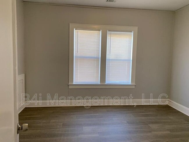 Building Photo - 409 Whitesville Rd