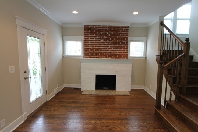 Building Photo - 307 S 50th St