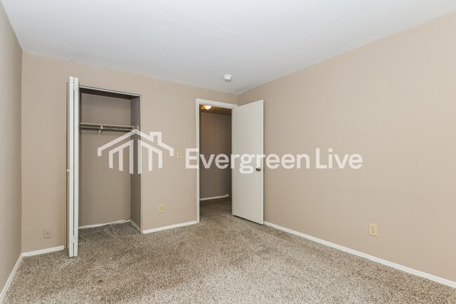 Building Photo - 7566 Mt Whitney