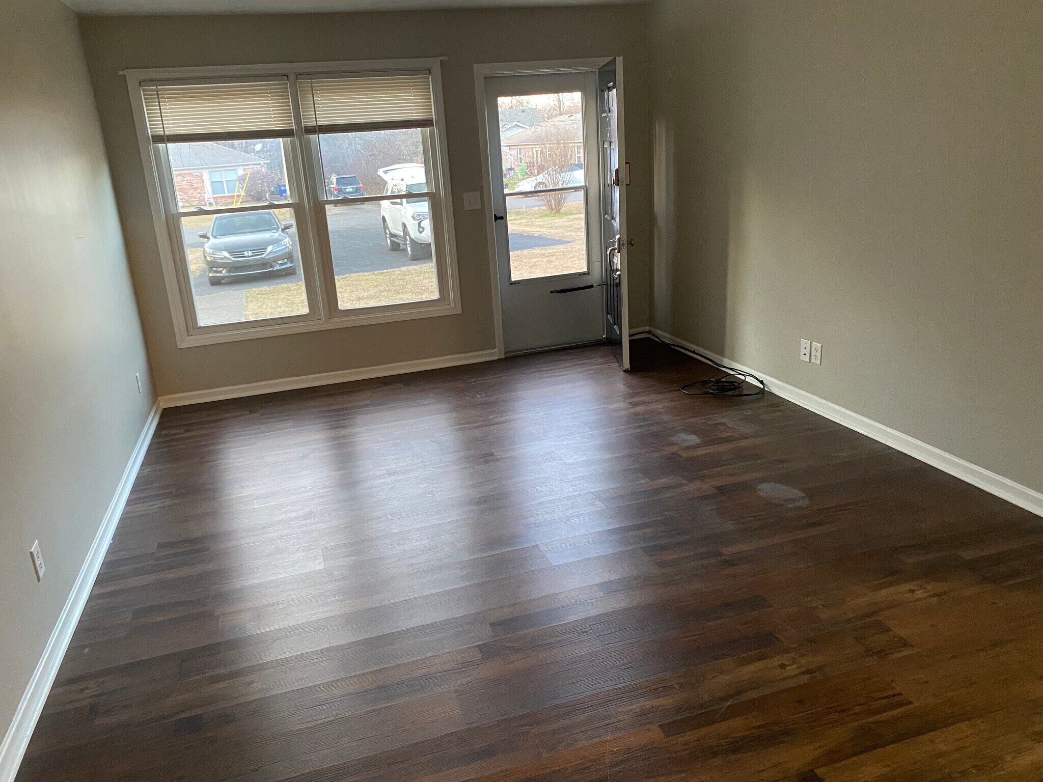 living room - 3718 Creekside Ct
