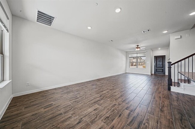 Building Photo - 2500 Forest Creek Dr