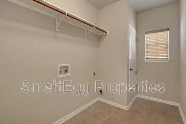 Building Photo - 1007 Linden Loop