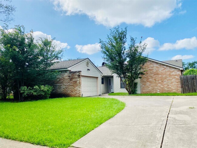 Building Photo - 3123 Sam Houston Dr